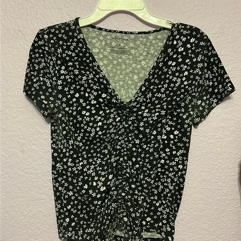 Black, floral Arizona Jean Co top